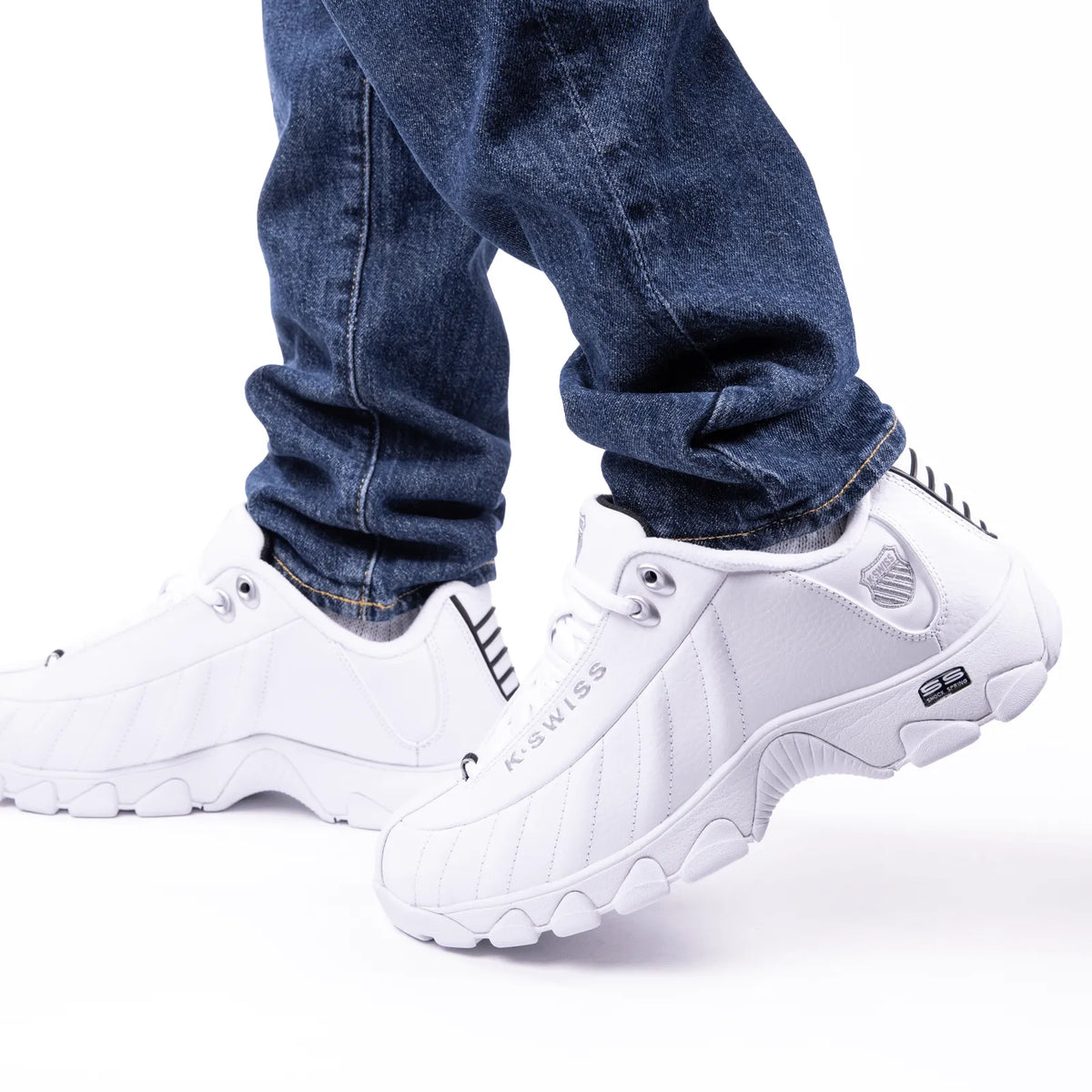 WHITE/BLACK/SILVER